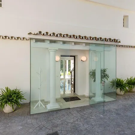 Villa Family Altos Reales